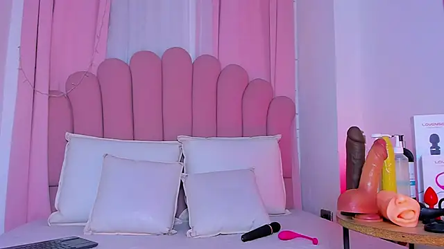 NicoleMadrird online show from 03-04-26, 12:02