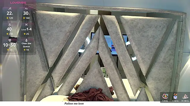 Alice 26  online show from 11-18-25, 02:42