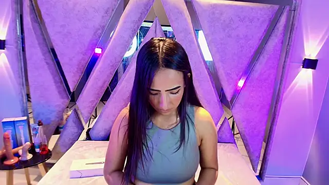 Alice 26  online show from 03-19-26, 01:55