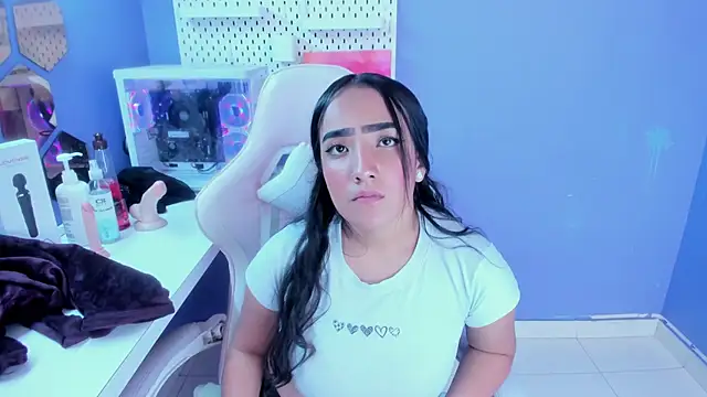 Snapshot of Alice_26_ chatting on 02-02-26, 02:16 Alice 26 online show from 02-02-26, 02:16