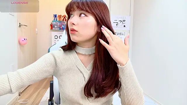 Snapshot of miharu01 chatting on 10-19-25, 04:21 miharu01 online show from 10-19-25, 04:21