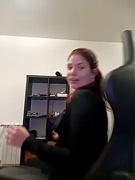 MeCherryy online show from 12-18-25, 09:07