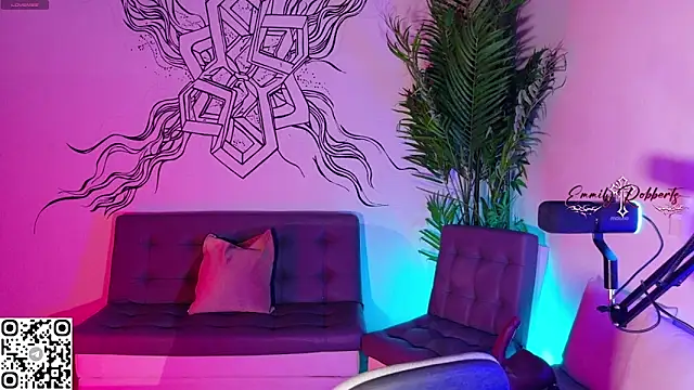 Emmi Roberts online show from 04-24-26, 12:56