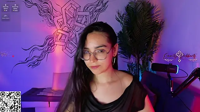 Emmi Roberts online show from 04-22-26, 01:23