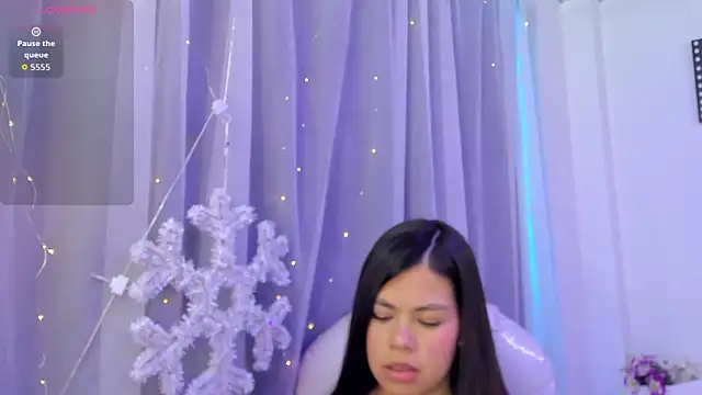 Pretty Johnson  online show from 12-22-25, 11:32