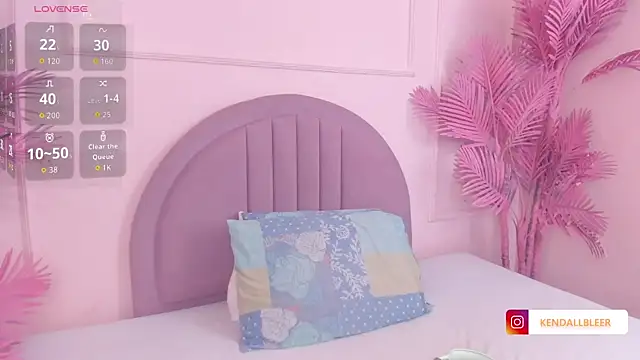 Kendallbleer online show from 11-13-25, 03:43