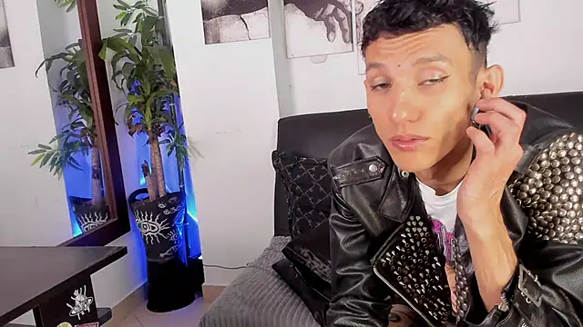 Giotrashy online show from 10-22-25, 08:08