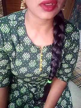 Snapshot of Shalini_telugu09 chatting on 07-16-26, 09:39 Shalini telugu09 online show from 07-16-26, 09:39
