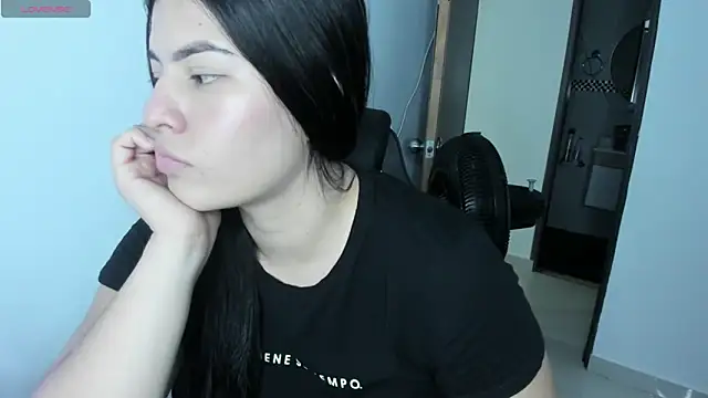 Saanvi21 online show from 03-05-26, 01:57