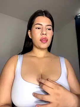 Saanvi21 online show from 11-08-25, 11:36