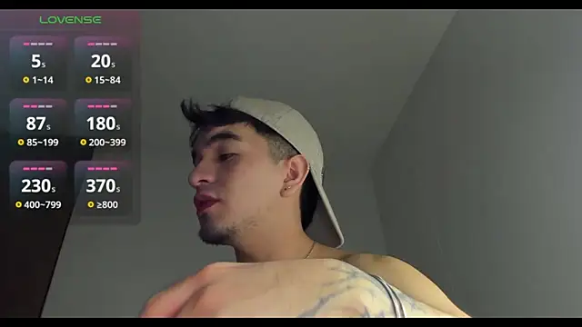 Snapshot of cmzo_ chatting on 10-12-25, 03:41 cmzo  online show from 10-12-25, 03:41