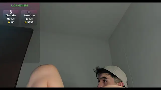 Snapshot of cmzo_ chatting on 10-11-25, 03:40 cmzo  online show from 10-11-25, 03:40