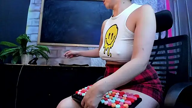 AngelinaBlanc  online show from 10-28-25, 12:37