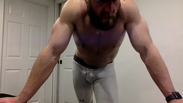 Snapshot of clarkefit chatting on 03-19-25, 01:32 clarkefit online show from 03-19-25, 01:32