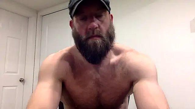 Snapshot of clarkefit chatting on 10-25-25, 05:57 clarkefit online show from 10-25-25, 05:57