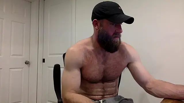 Snapshot of clarkefit chatting on 10-26-25, 03:56 clarkefit online show from 10-26-25, 03:56