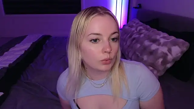 Snapshot of margot_robbie7 chatting on 05-27-26, 01:26 margot robbie7 online show from 05-27-26, 01:26