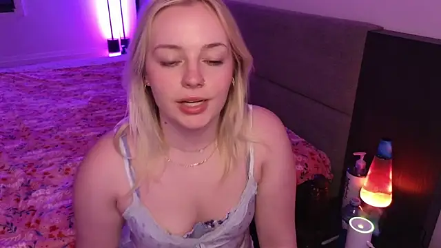 Snapshot of margot_robbie7 chatting on 06-04-26, 12:48 margot robbie7 online show from 06-04-26, 12:48