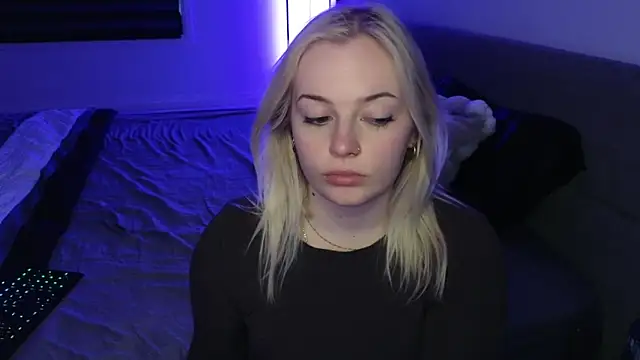 Snapshot of margot_robbie7 chatting on 04-27-26, 12:08 margot robbie7 online show from 04-27-26, 12:08