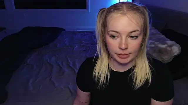 Snapshot of margot_robbie7 chatting on 06-29-26, 01:34 margot robbie7 online show from 06-29-26, 01:34