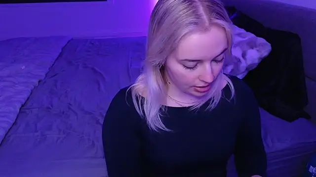 Snapshot of margot_robbie7 chatting on 05-14-26, 01:46 margot robbie7 online show from 05-14-26, 01:46