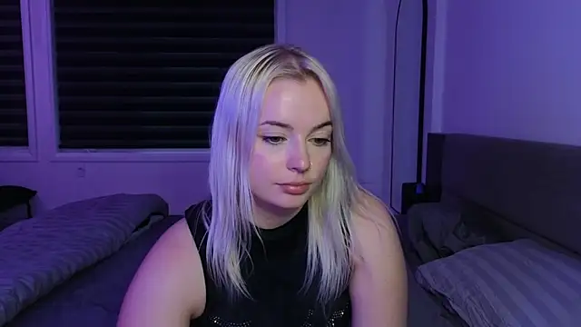 Snapshot of margot_robbie7 chatting on 10-07-25, 10:44 margot robbie7 online show from 10-07-25, 10:44