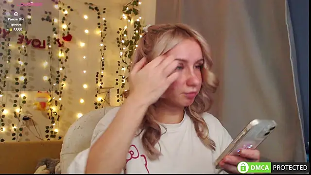 Mia  Kitty online show from 09-26-25, 06:48