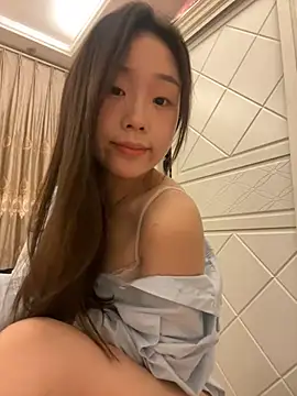 Snapshot of Minnie-66 chatting on 03-22-25, 12:14 Minnie-66 online show from 03-22-25, 12:14