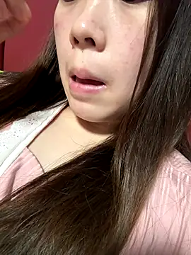 Snapshot of Minnie-66 chatting on 09-27-25, 10:10 Minnie-66 online show from 09-27-25, 10:10