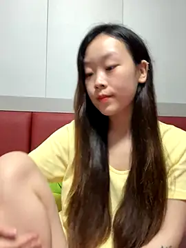 Snapshot of Minnie-66 chatting on 10-04-25, 11:23 Minnie-66 online show from 10-04-25, 11:23