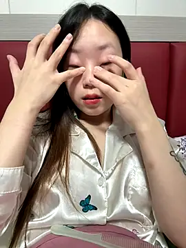 Snapshot of Minnie-66 chatting on 10-13-25, 10:28 Minnie-66 online show from 10-13-25, 10:28