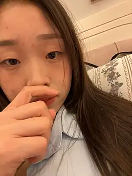 Snapshot of Minnie-66 chatting on 03-19-25, 12:01 Minnie-66 online show from 03-19-25, 12:01