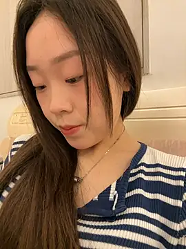 Snapshot of Minnie-66 chatting on 03-23-25, 07:53 Minnie-66 online show from 03-23-25, 07:53