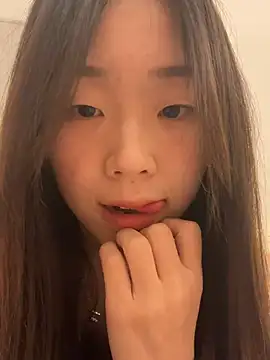 Snapshot of Minnie-66 chatting on 03-21-25, 11:55 Minnie-66 online show from 03-21-25, 11:55