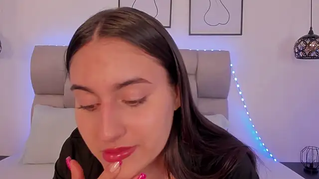 Hanna Evans   online show from 02-04-26, 12:44