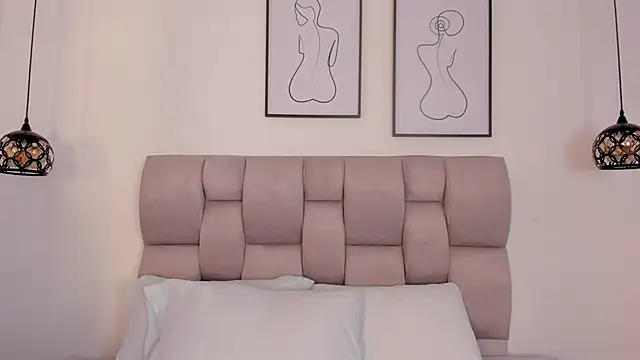 Hanna Evans   online show from 04-13-26, 12:20