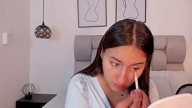 Hanna Evans   online show from 11-15-25, 11:47