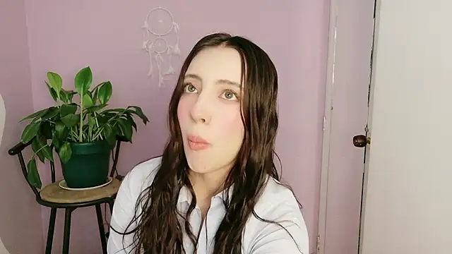 Rebbecawhite meow online show from 05-18-26, 02:22