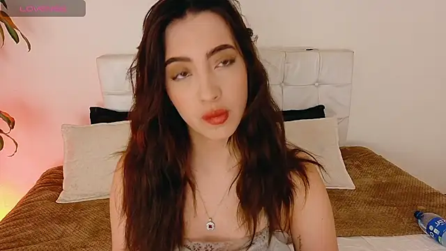 Snapshot of Rebbecawhite_meow chatting on 09-14-25, 05:02 Rebbecawhite meow online show from 09-14-25, 05:02