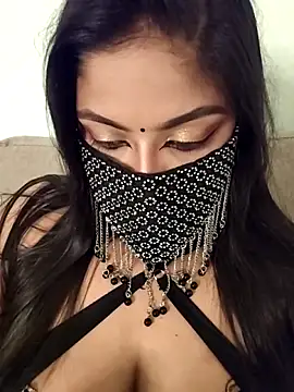Snapshot of Tamil_hot_whiskey_girl chatting on 06-27-26, 03:51 Tamil hot whiskey girl online show from 06-27-26, 03:51