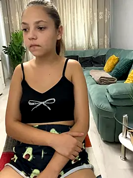 18teengirl3 online show from 09-09-25, 07:40