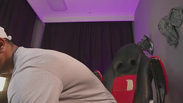 Colstorw  online show from 12-23-25, 10:03