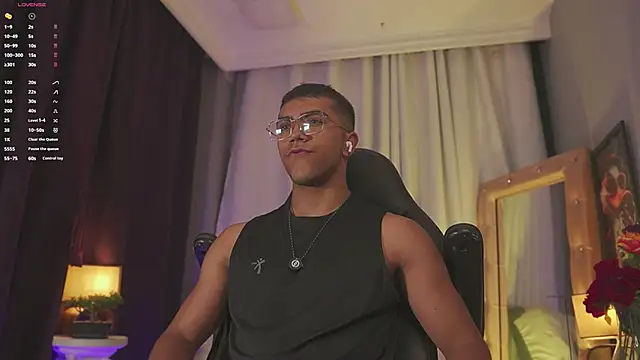 Snapshot of Colstorw_ chatting on 04-14-26, 09:58 Colstorw online show from 04-14-26, 09:58