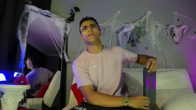 Colstorw  online show from 10-24-25, 10:36