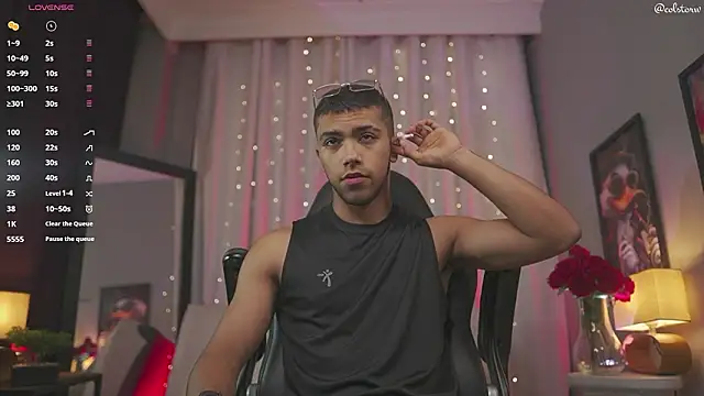 Snapshot of Colstorw_ chatting on 03-05-26, 10:45 Colstorw online show from 03-05-26, 10:45