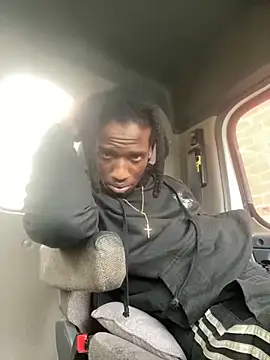 Sir-Tucker online show from 03-17-25, 05:49