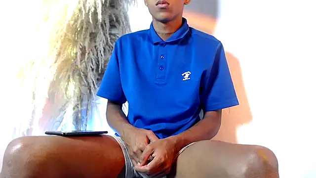 Snapshot of DavidLondo chatting on 10-18-25, 10:06 DavidLondo online show from 10-18-25, 10:06