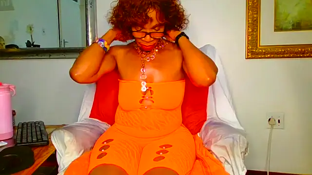 ModelZoee online show from 12-14-25, 08:14