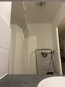 Snapshot of Renoirmonter chatting on 01-18-26, 10:35 Renoirmonter online show from 01-18-26, 10:35