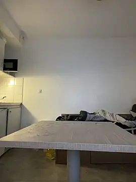 Snapshot of Renoirmonter chatting on 02-19-26, 04:59 Renoirmonter online show from 02-19-26, 04:59